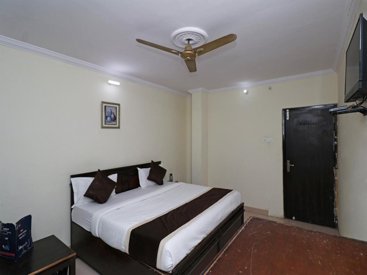 Oyo 23009 Hotel Maxx Lucknow Exterior photo