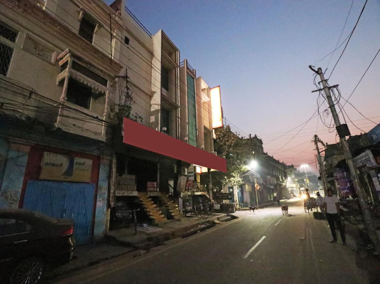 Oyo 23009 Hotel Maxx Lucknow Exterior photo