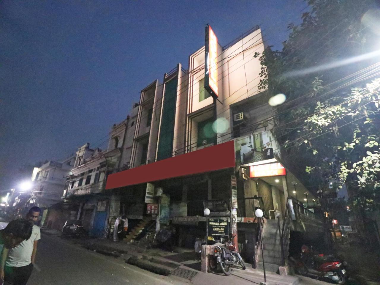 Oyo 23009 Hotel Maxx Lucknow Exterior photo