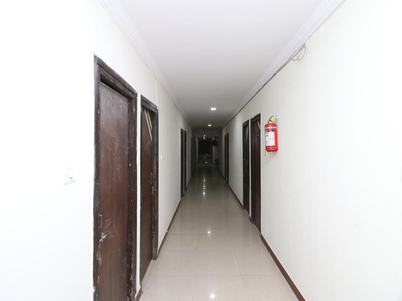 Oyo 23009 Hotel Maxx Lucknow Exterior photo