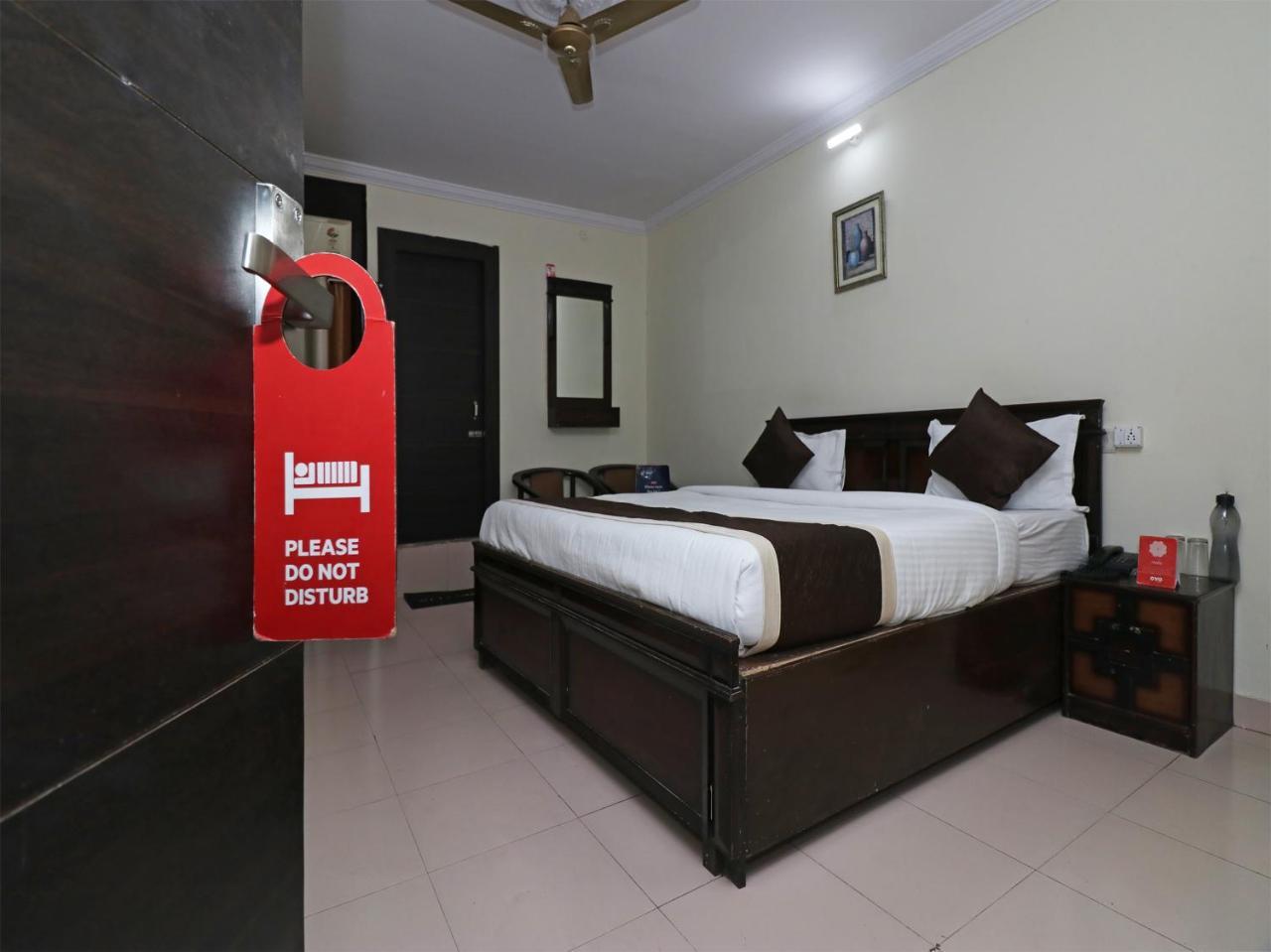 Oyo 23009 Hotel Maxx Lucknow Exterior photo