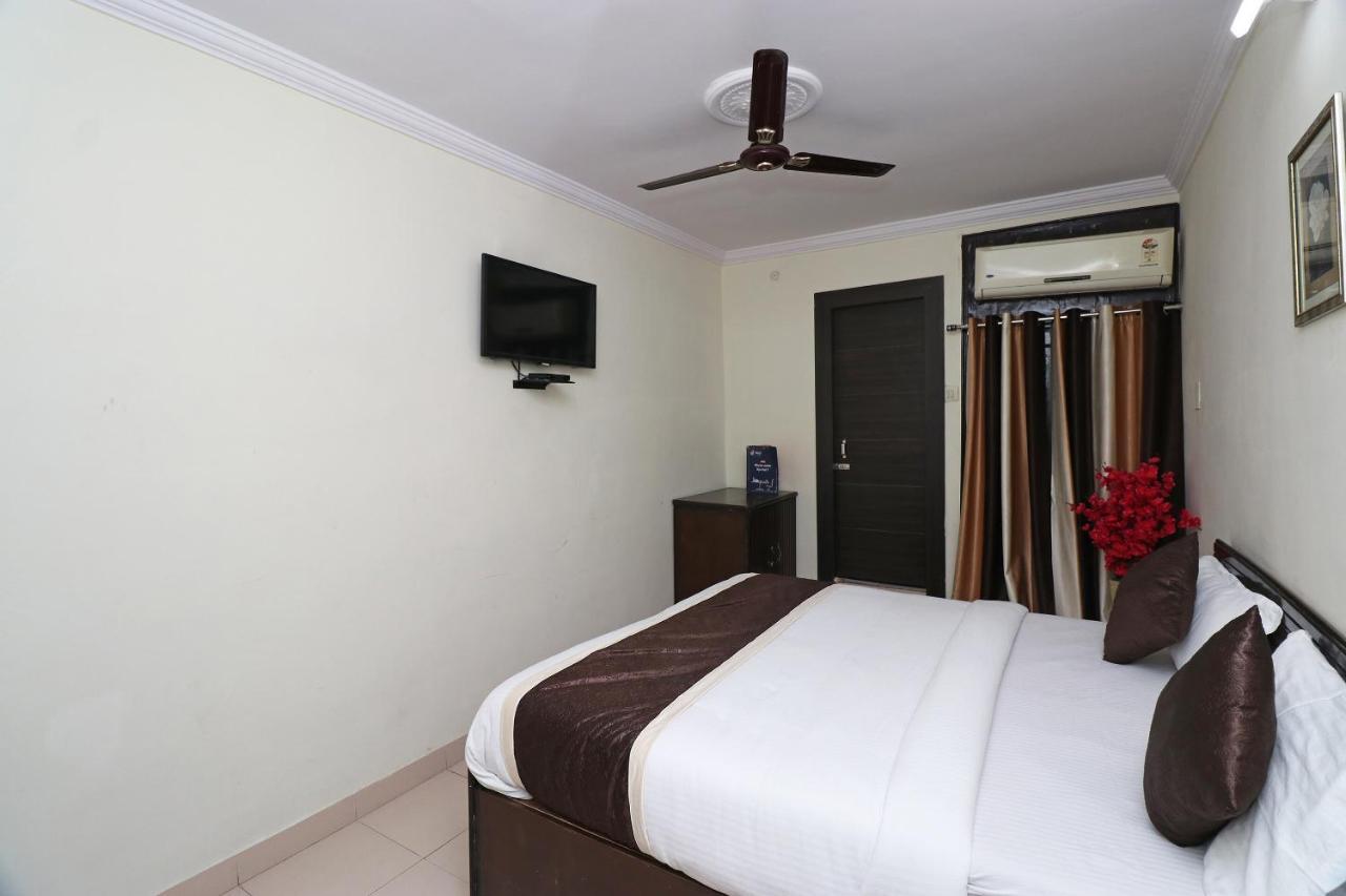 Oyo 23009 Hotel Maxx Lucknow Exterior photo